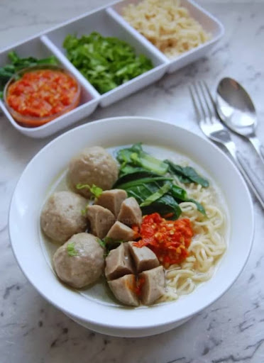 Ayam Penyet dan Bakso Mama Hesti