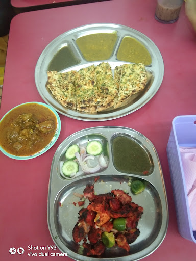 Masakan khas madura ayam penyit bakso ayam geprek nasi campur Masakan khas madura ayam penyit bakso ayam geprek nasi campur