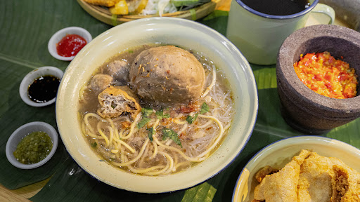 Senang Makan Station