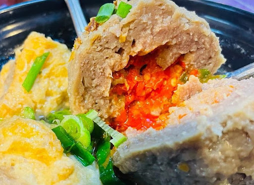 Pecal Ayam Penyet Bakso Via.. Pecal Ayam Penyet Bakso Via..