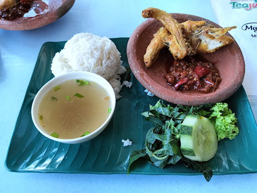 Kak Ria Ayam Penyet dan Bakso Kak Ria Ayam Penyet dan Bakso