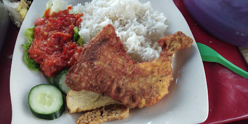 Gerai Nasi Ayam Penyet Dan Bakso Mantap!! Gerai Nasi Ayam Penyet Dan Bakso Mantap!!