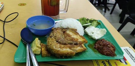 Restoran Ayam Penyet Cik Weni 24 Jam