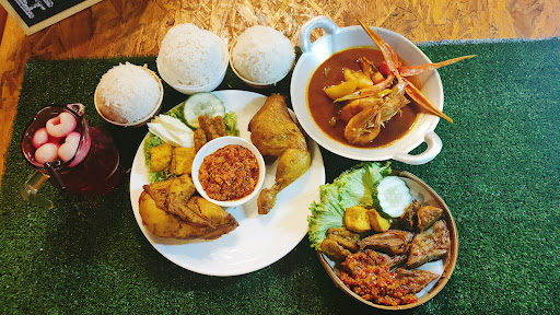 Ayam Gepuk Utaqa Laguna Merbok Ayam Gepuk Utaqa Laguna Merbok
