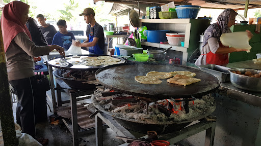 Roti Canai Kayu Arang Melaka