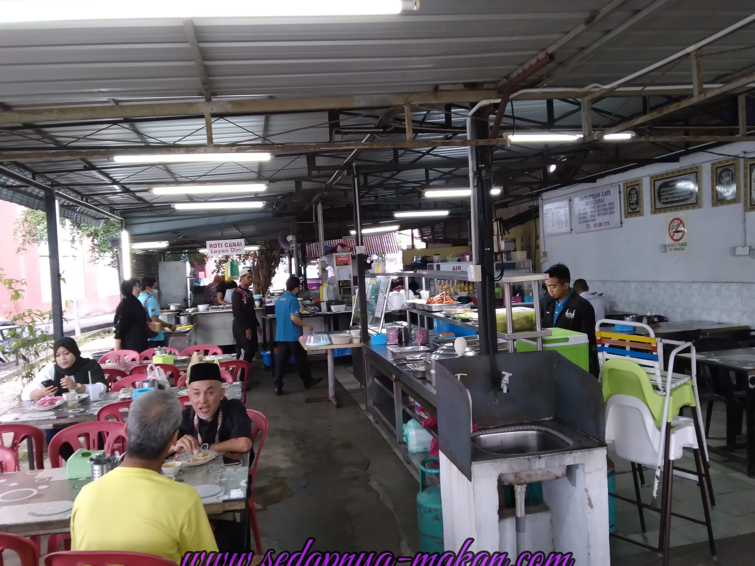 idamanriah cafe roti canai scaled