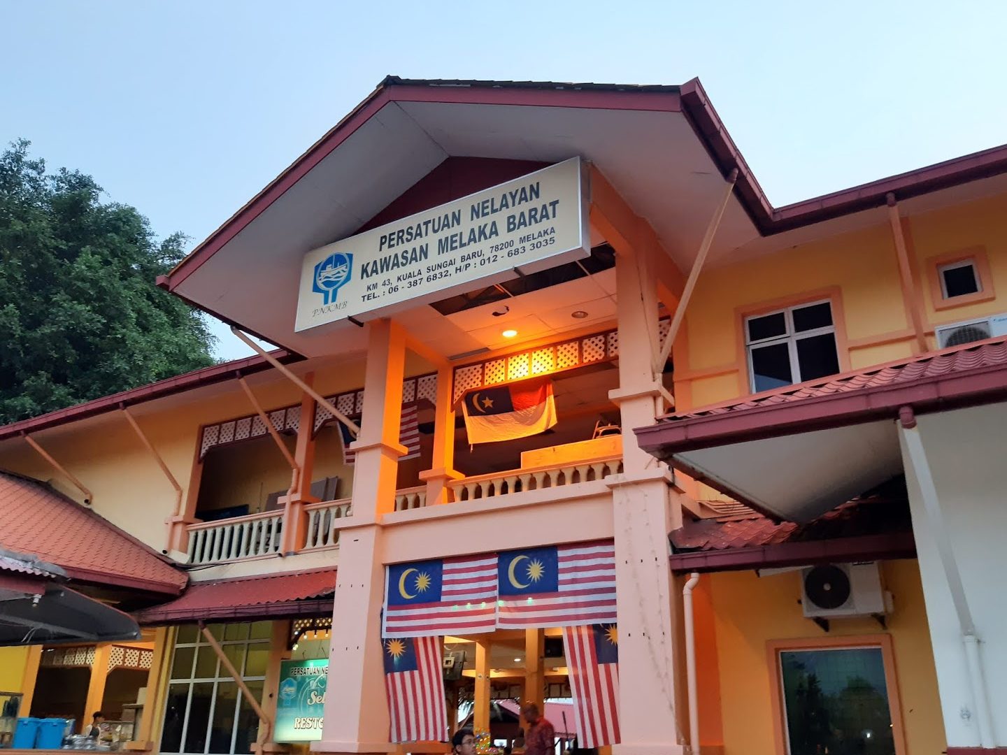 restoran ikan bakar kuala sungai baru melaka